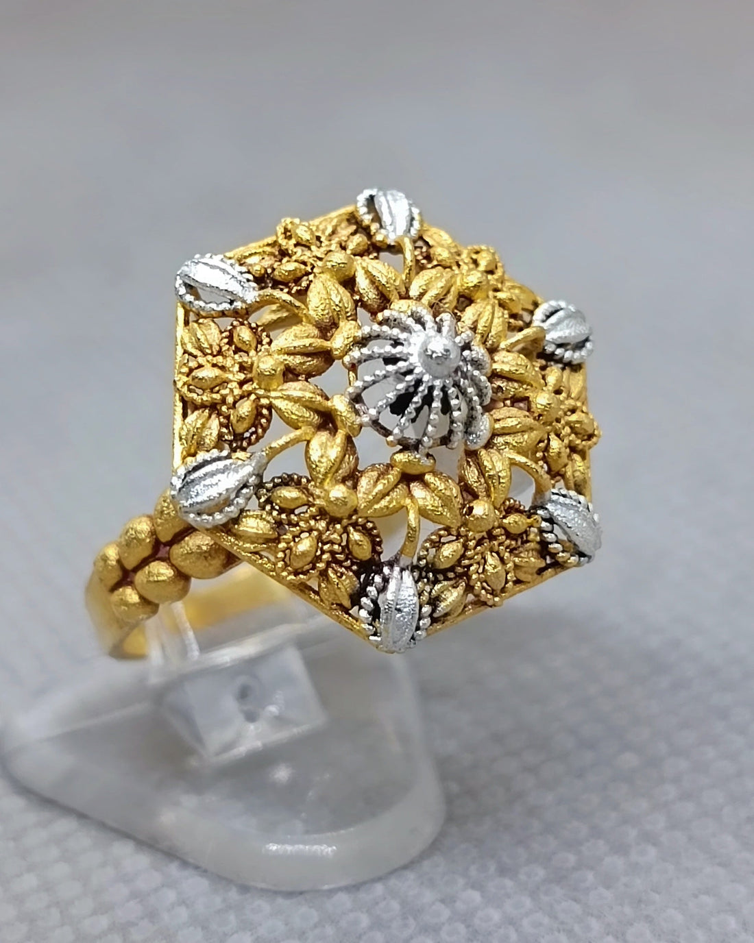 Beautiful ring1183