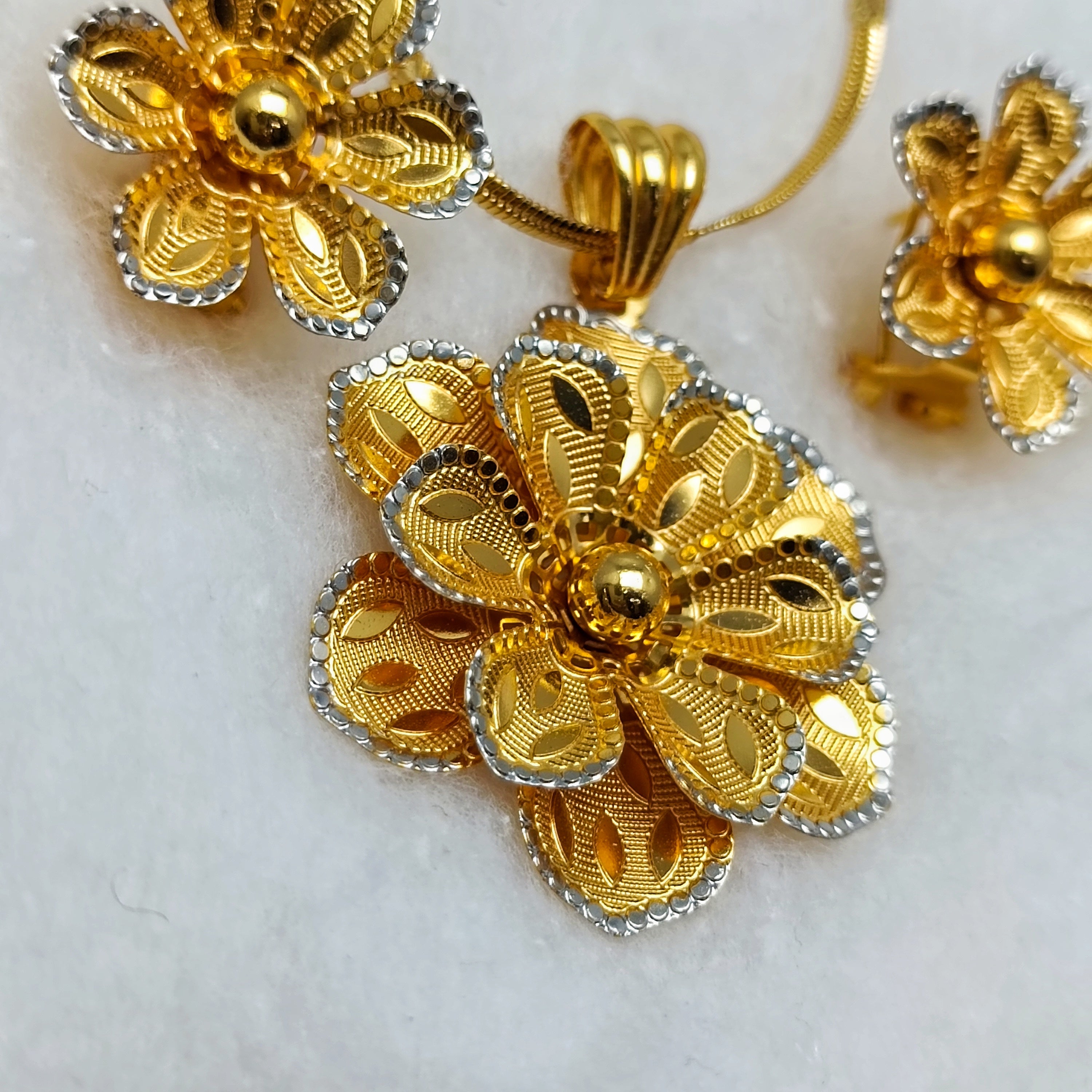 Beautiful Turkish style locket set