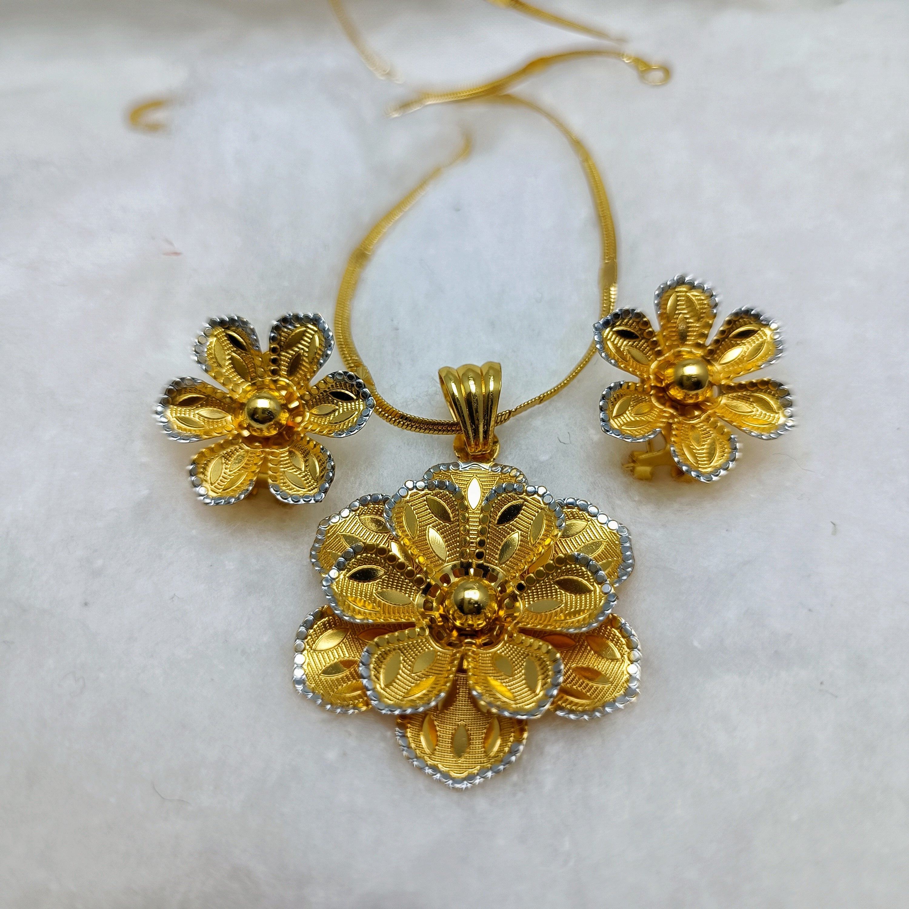 Beautiful Turkish style locket set