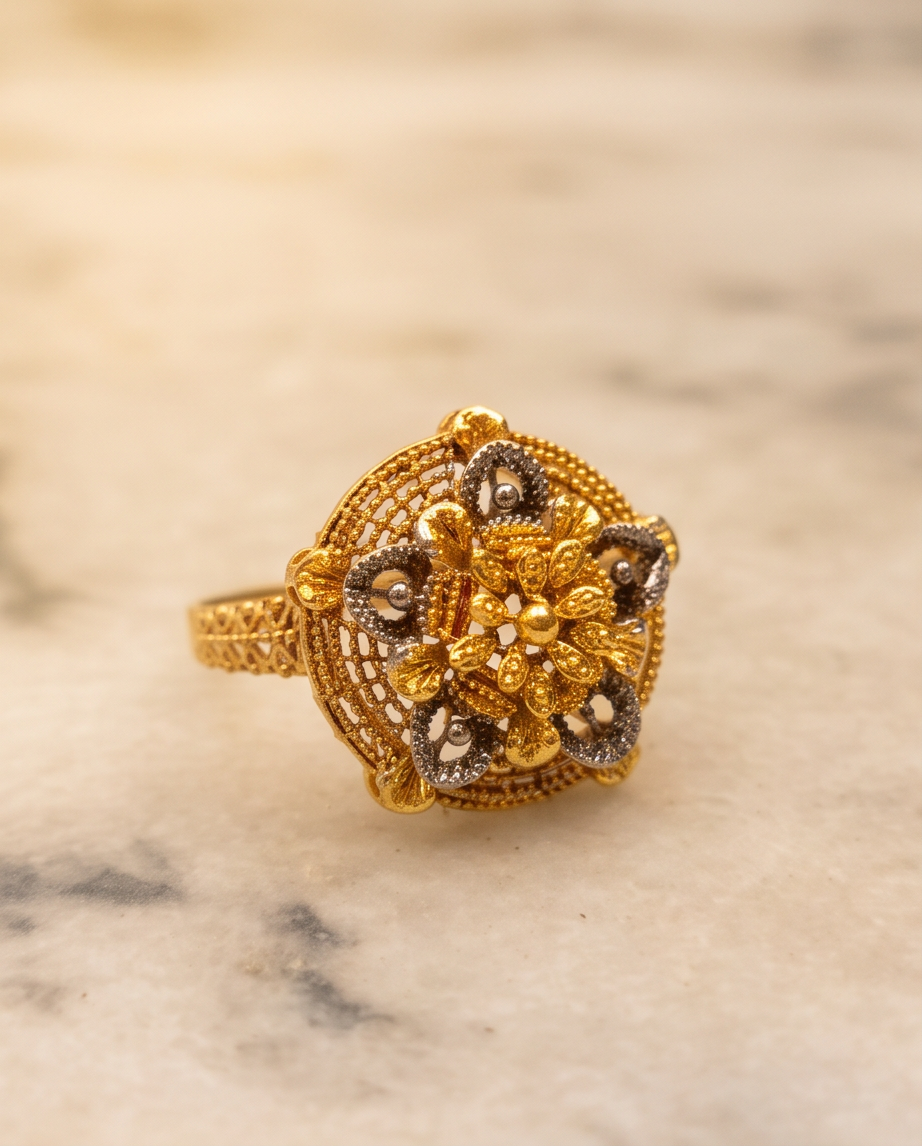 Traditional gold look ring