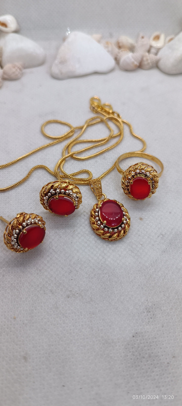 Locket set red stone 4200
