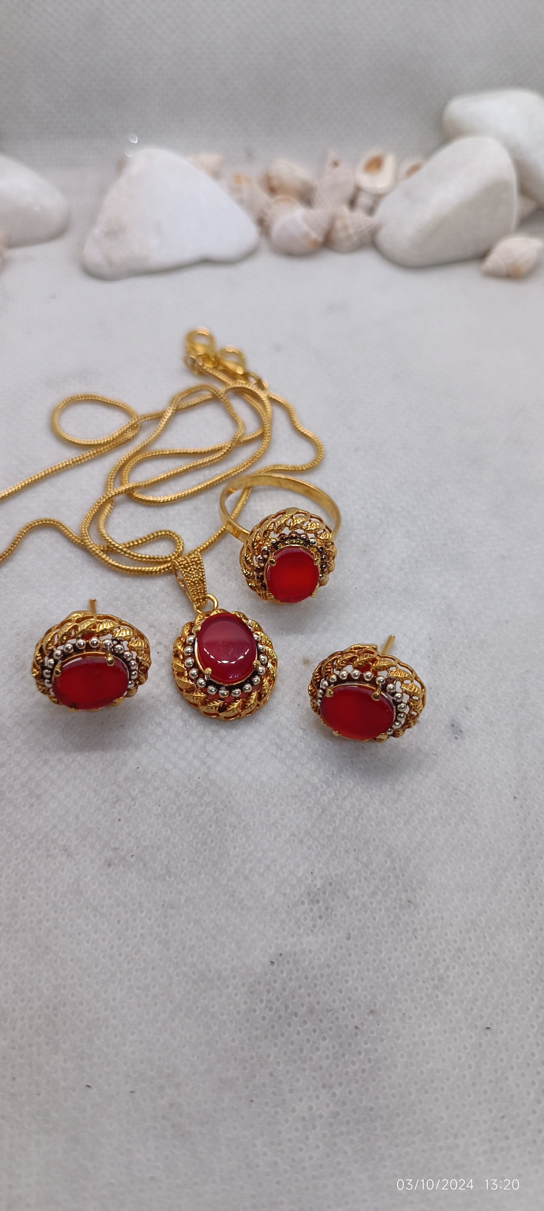 Locket set red stone 4200