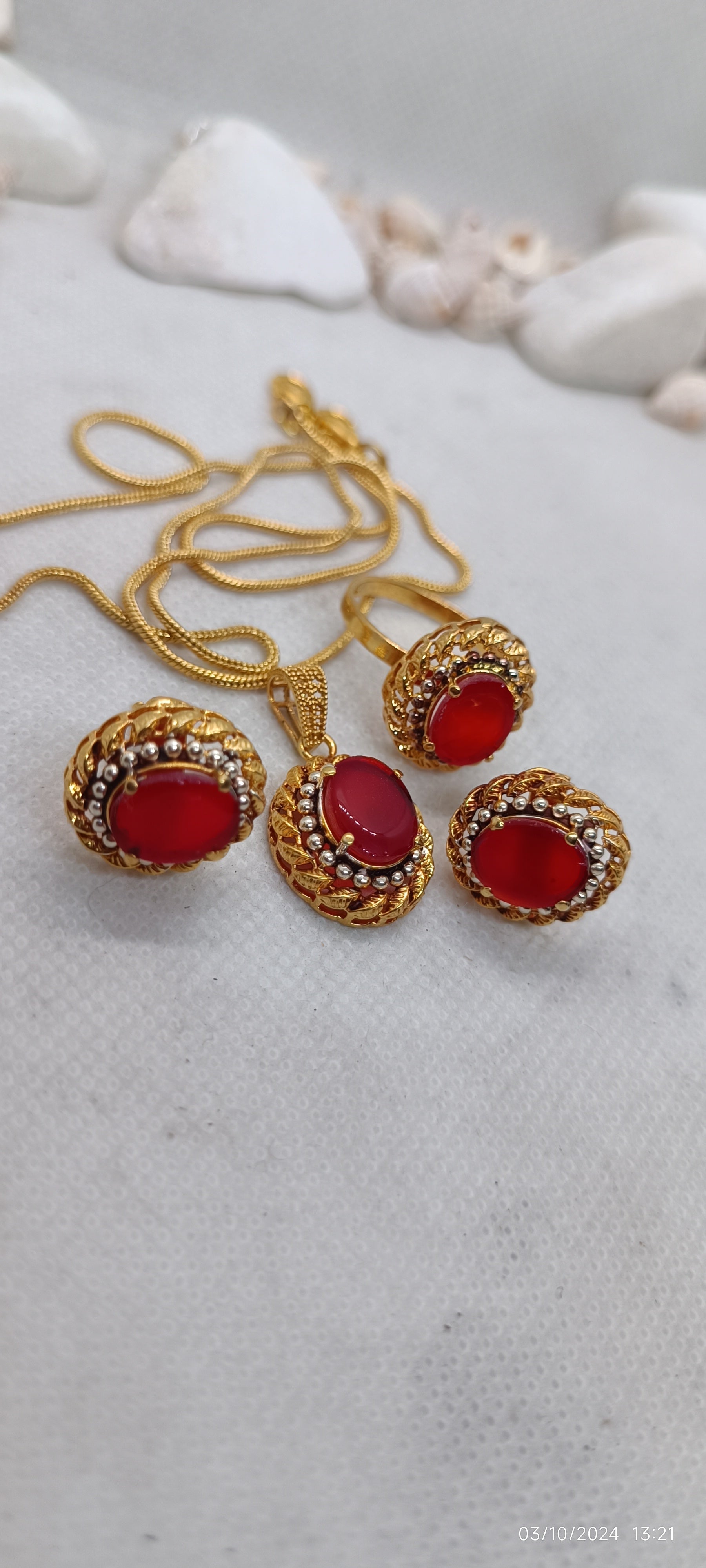 Locket set red stone 4200