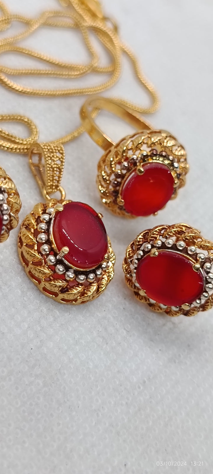 Locket set red stone 4200