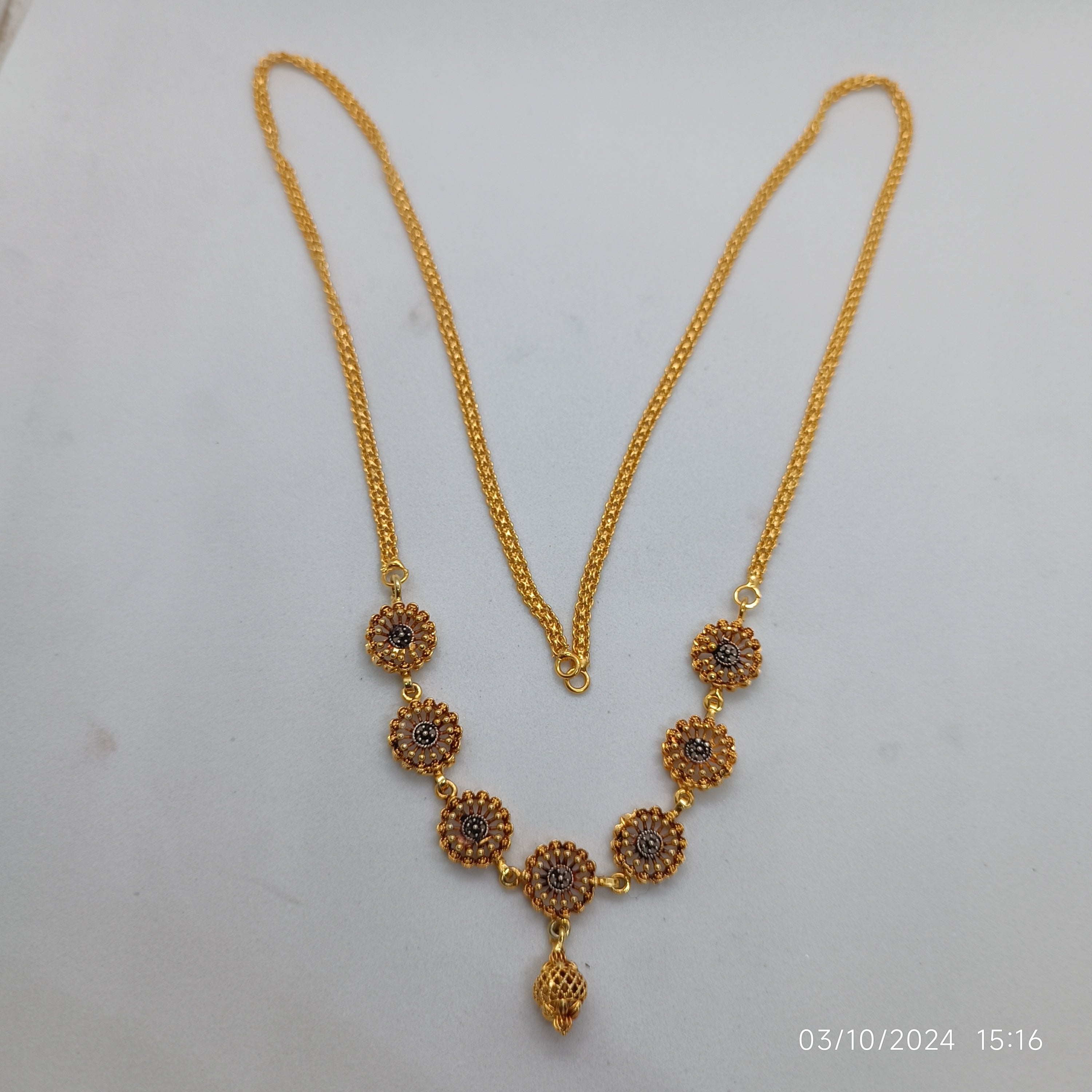 Beautiful chain 1322
