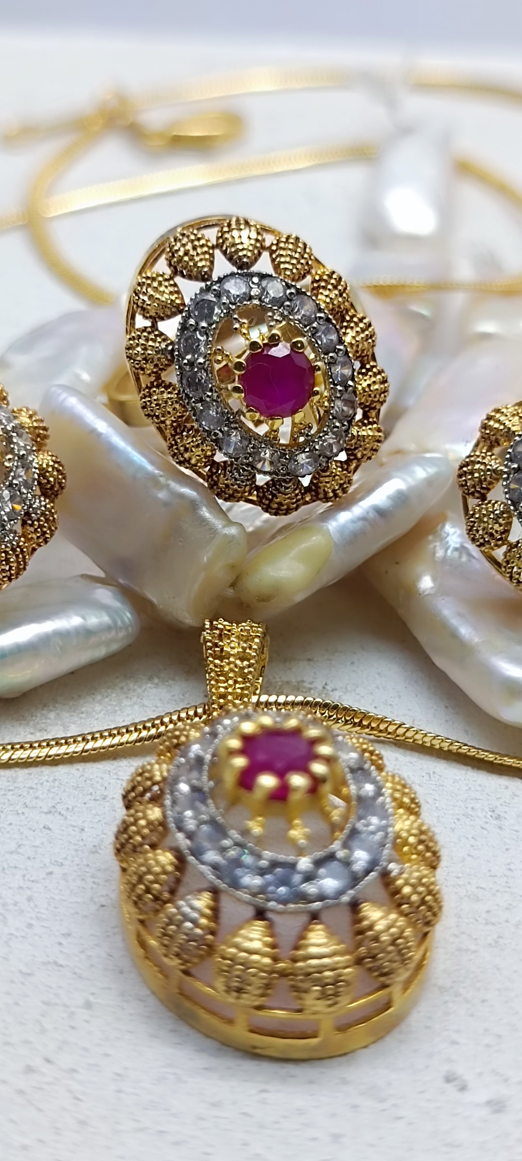 Beautiful locket set/074
