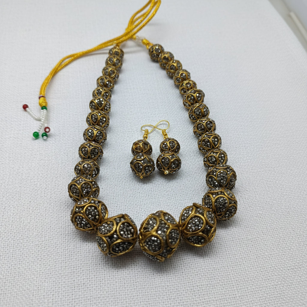 Antique mala