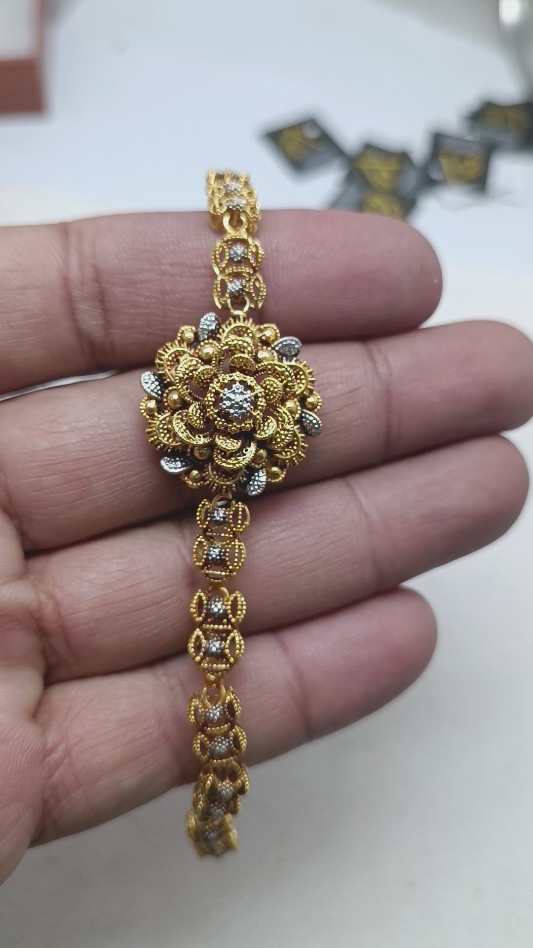 Beautiful flower bareclet