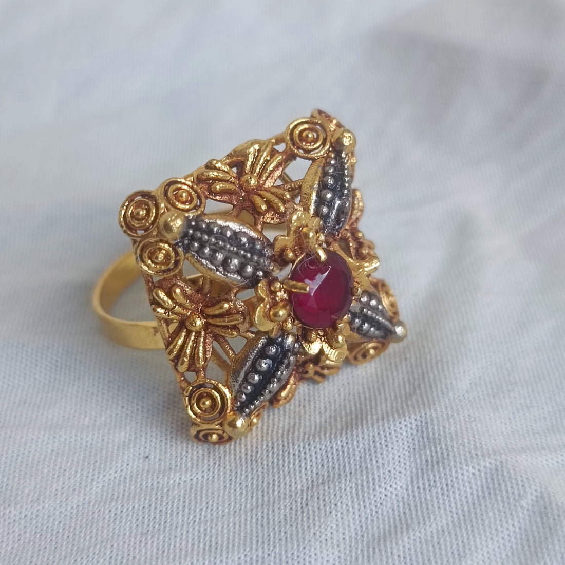 Traditional ring