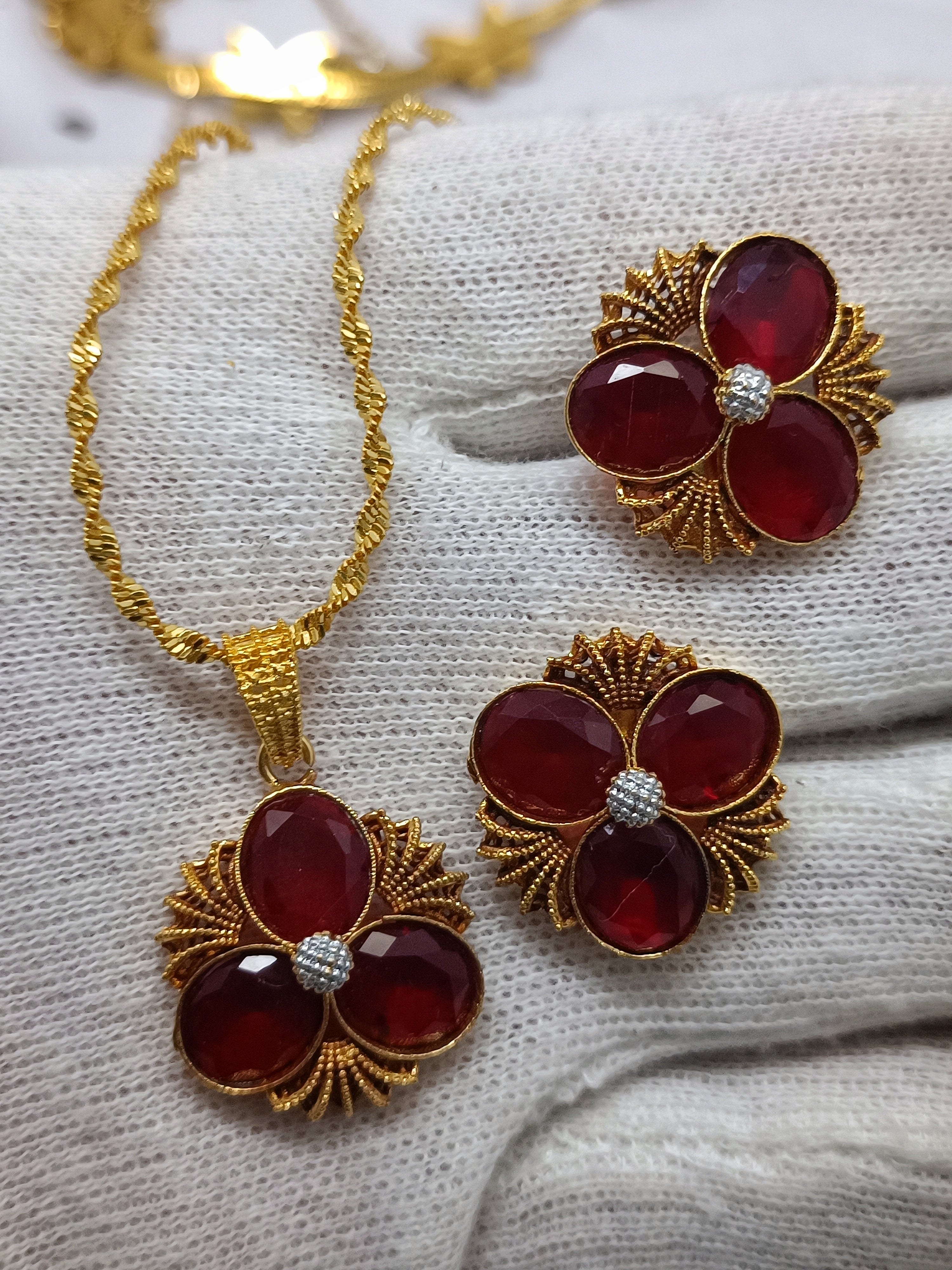 locket set red ruby