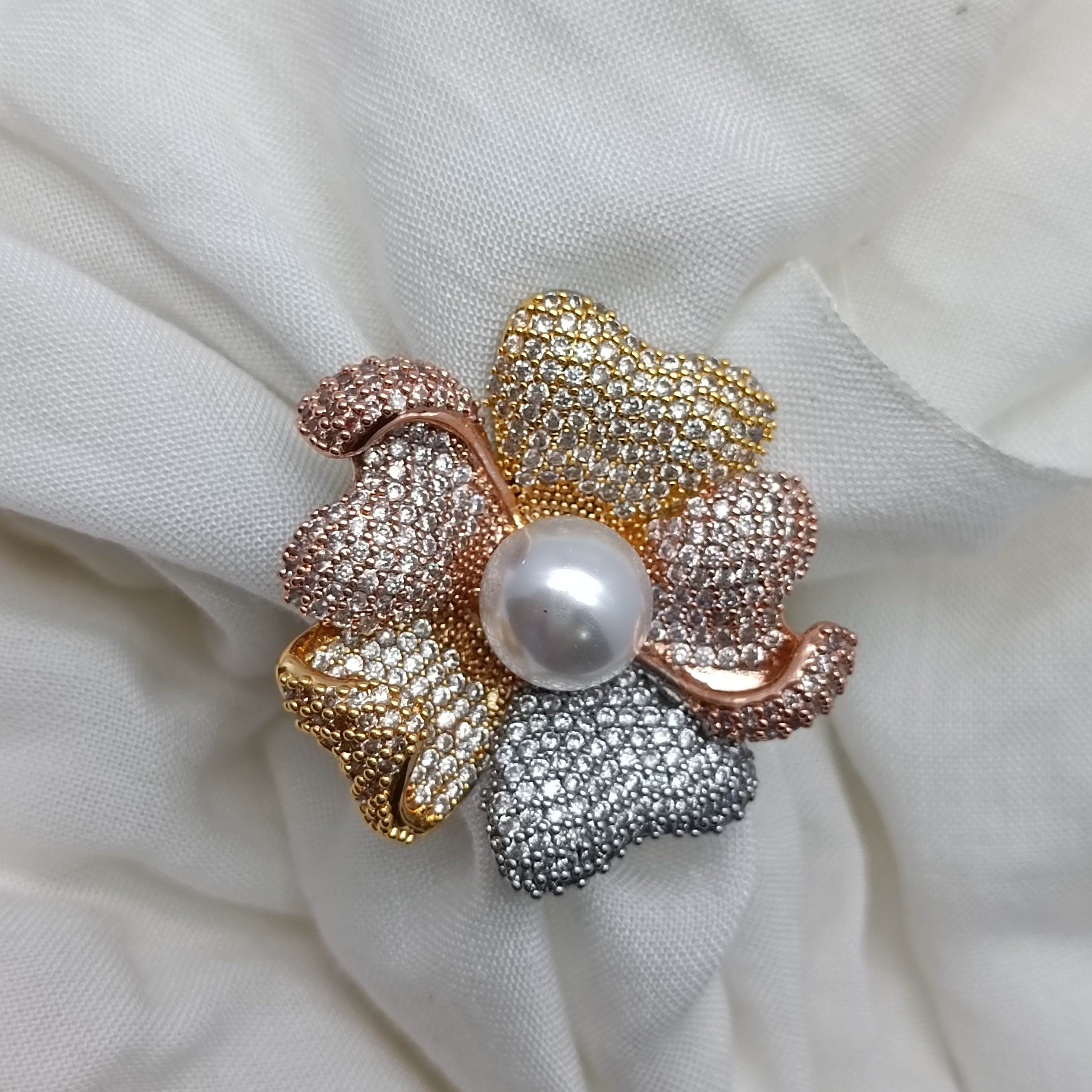 Luxury pearl ring