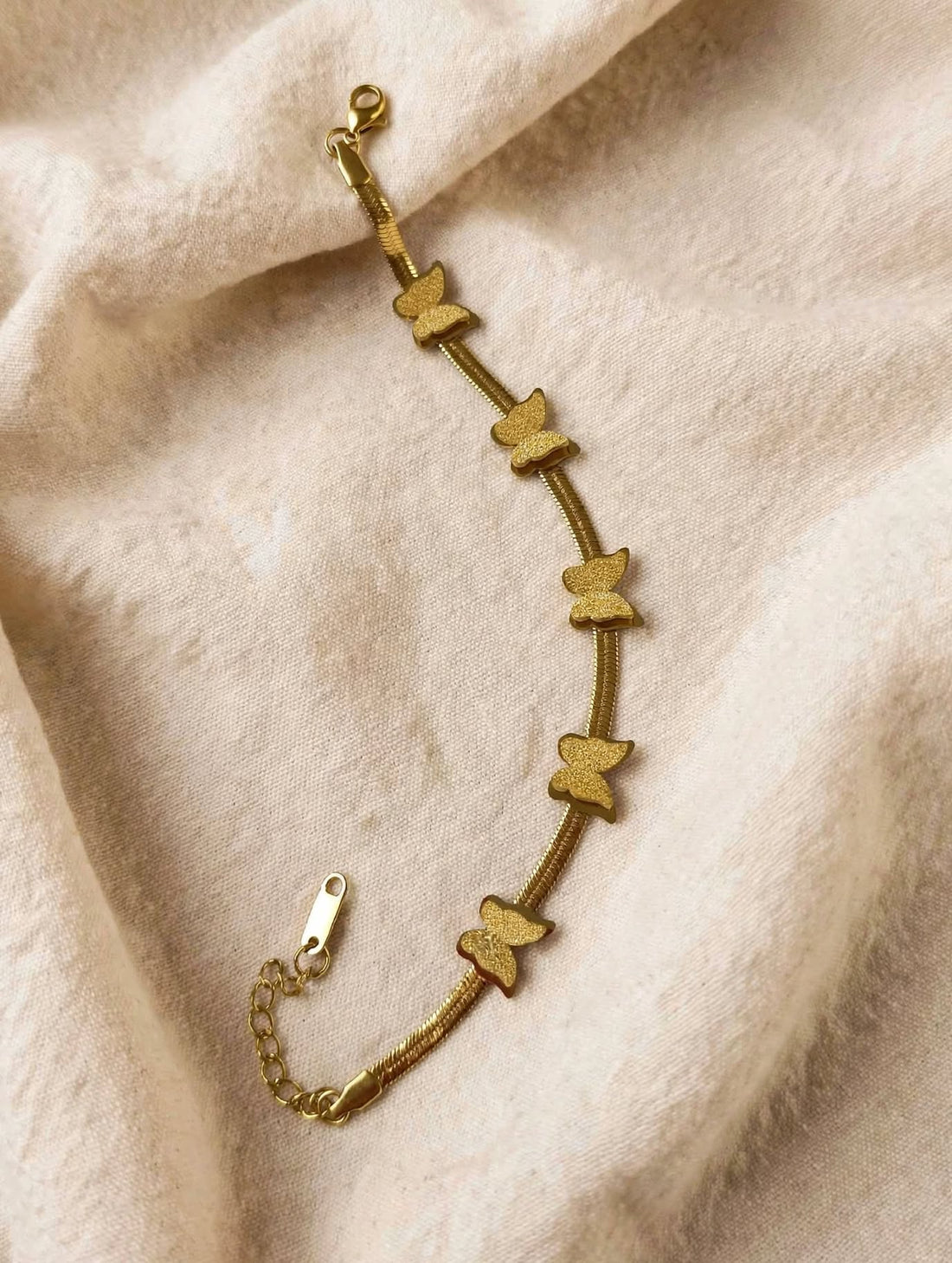 gold look bracelet