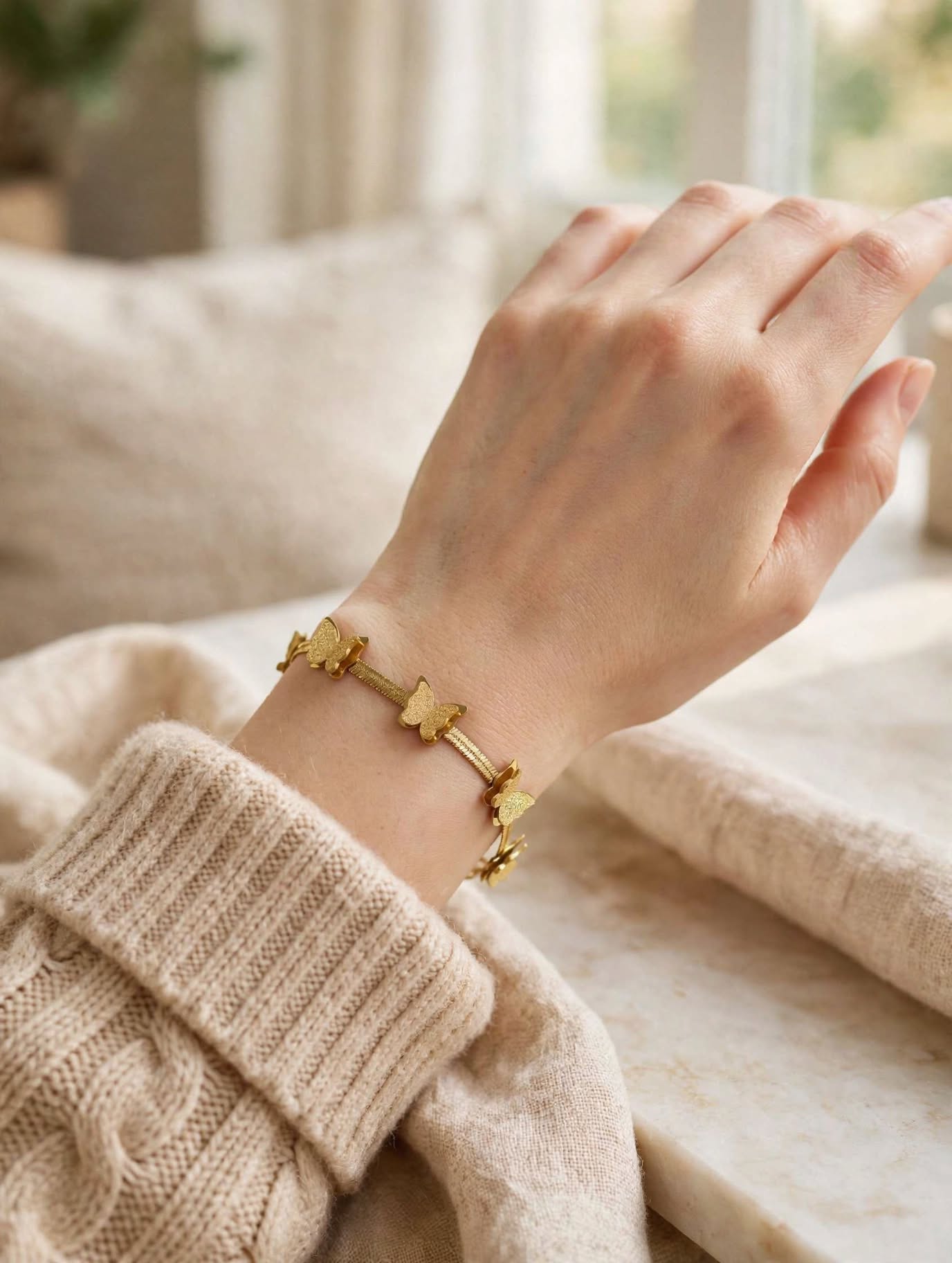 gold look bracelet