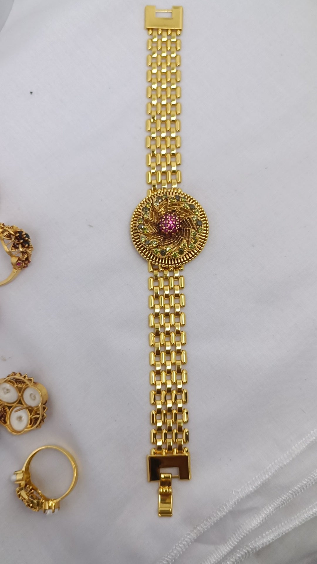 gold look bracelet