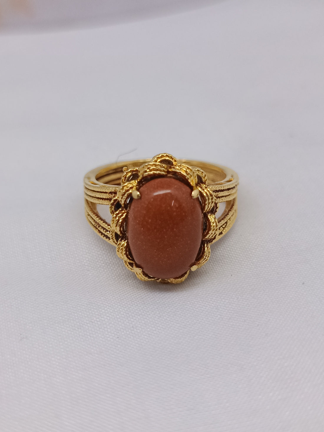 Beautiful  sunstar stone ring