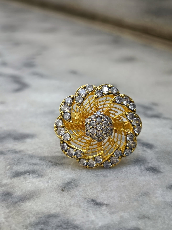 Flower zirconia ring