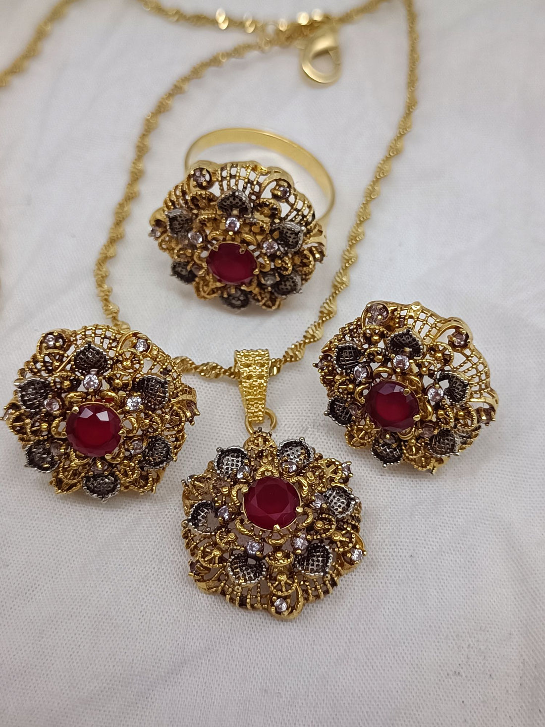 locket set  traditional /36
